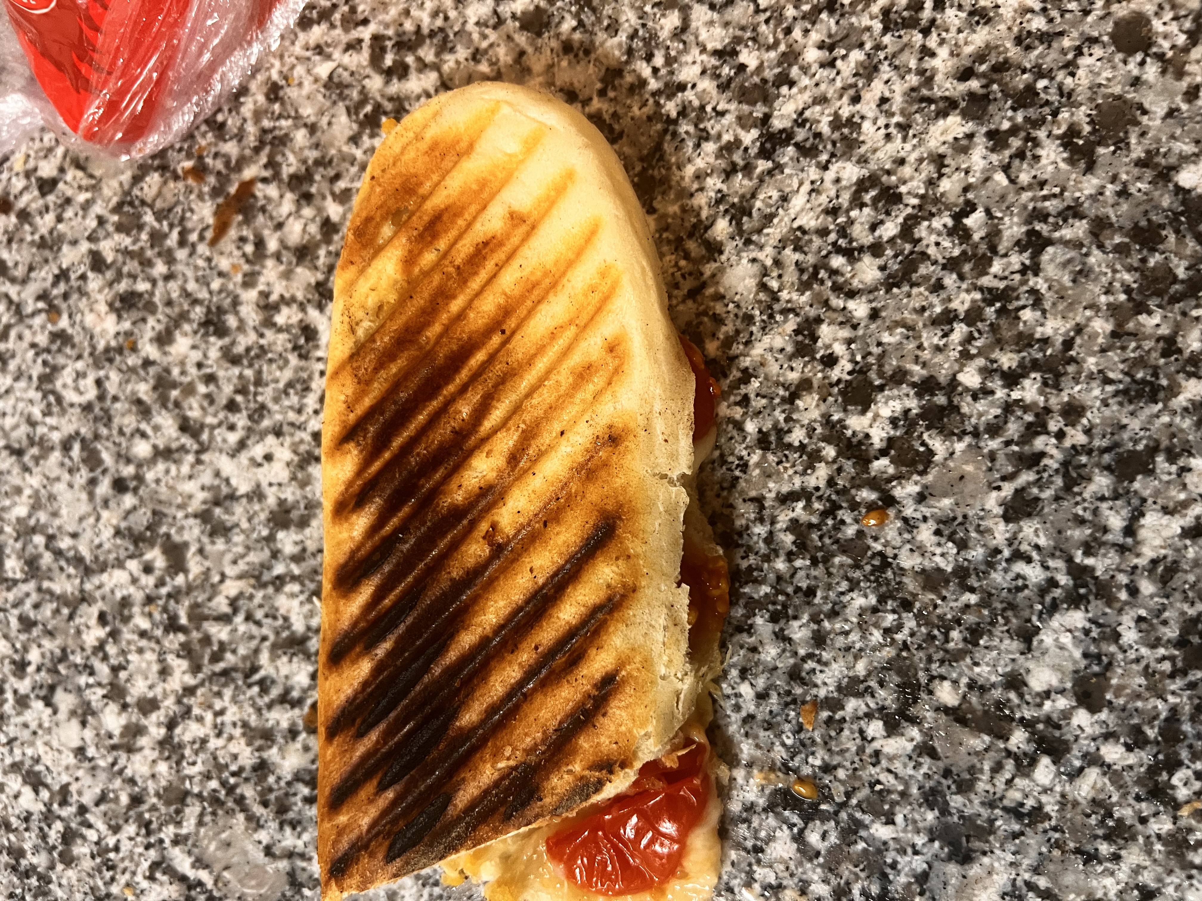 boulangerie saint-etienne-du-gres-pain fait maison arles-viennoiseries tarascon-patisseries saint-remy-de-provence-salades saint-etienne-du-gres-sandwichs maussanne-les-alpilles