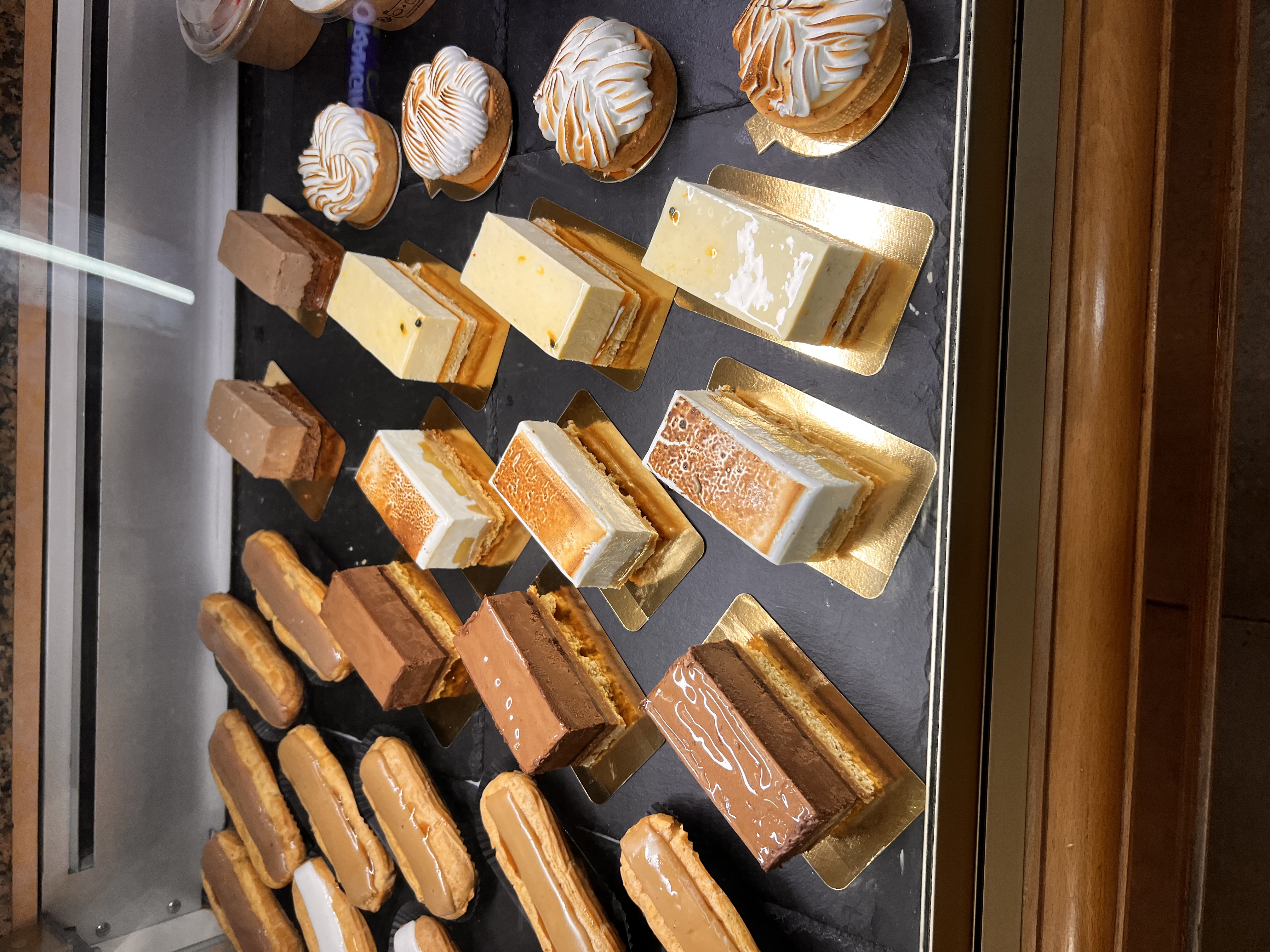 boulangerie saint-etienne-du-gres-pain fait maison arles-viennoiseries tarascon-patisseries saint-remy-de-provence-salades saint-etienne-du-gres-sandwichs maussanne-les-alpilles